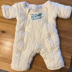 Merlin’s magic sleep suit, size 3-6M, 12-18 lbs, cream color